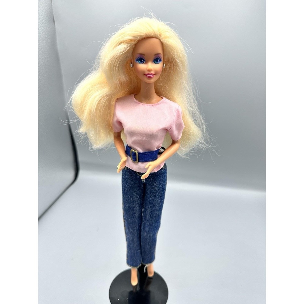BARBIE 1976 Wearing a Pink Top Jordache Jeans Jewelry Loose Doll Figure